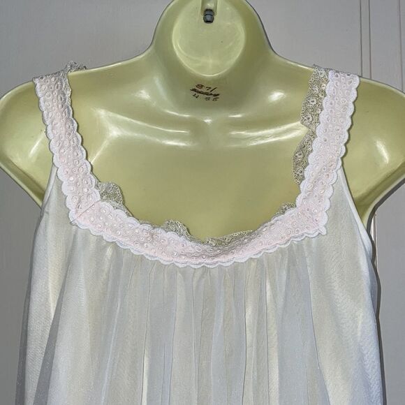 Vtg Cheoette (Eye-Ful Lingerie) white long nylon short sleeve robe/nightgown set - Picture 13 of 15